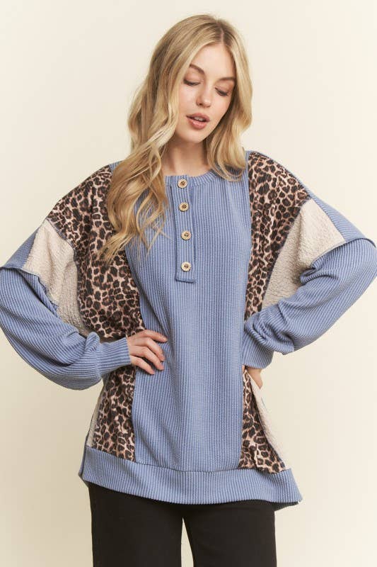Jill Animal Contrast Henley Plus Top