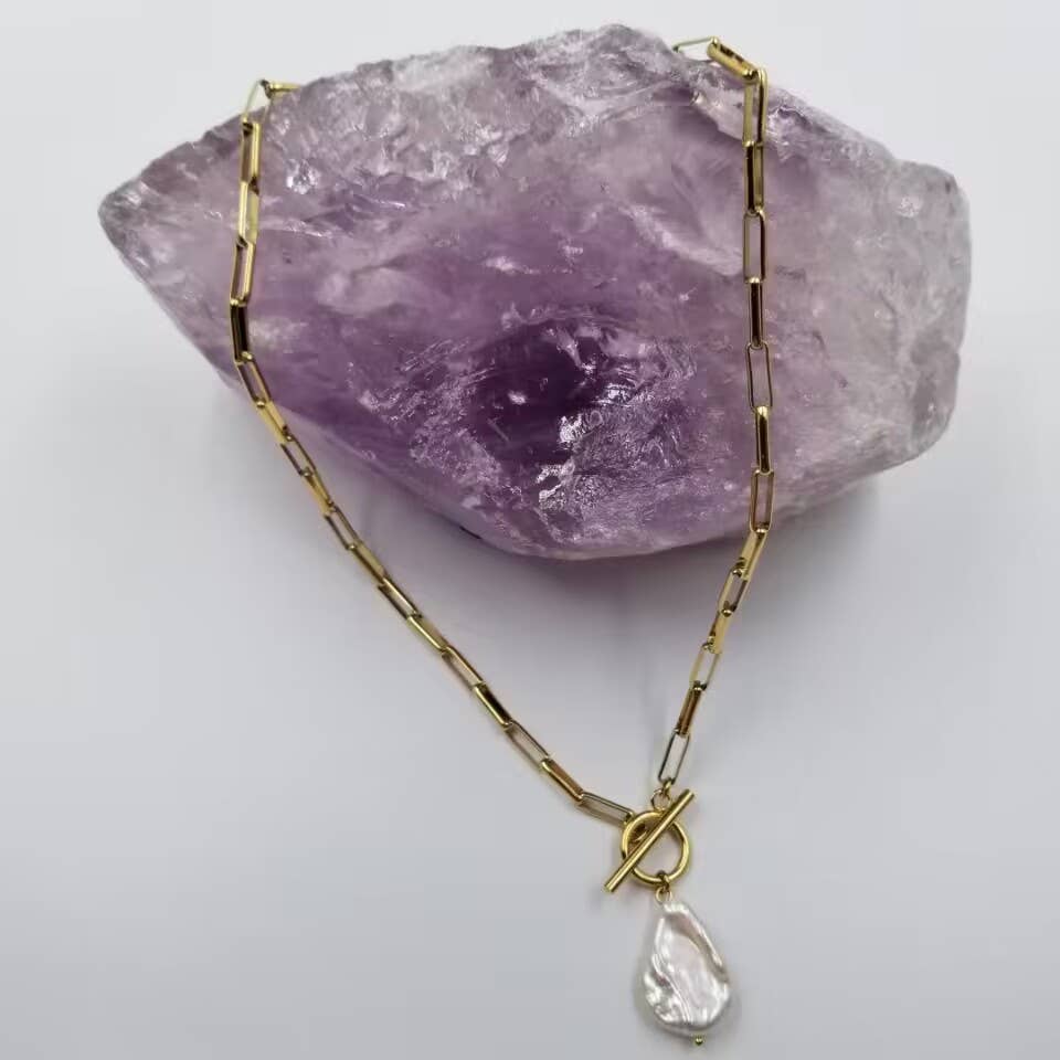 Baroque Pearl Toggle Necklace