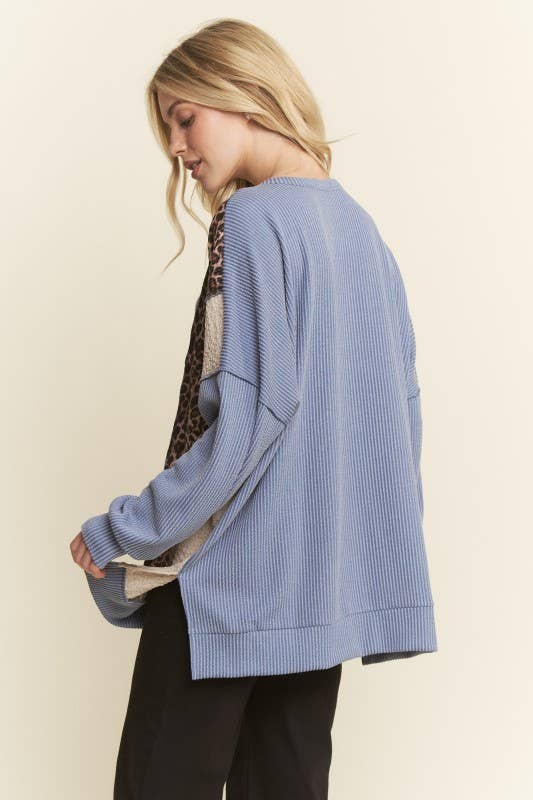 Jill Animal Contrast Henley Plus Top