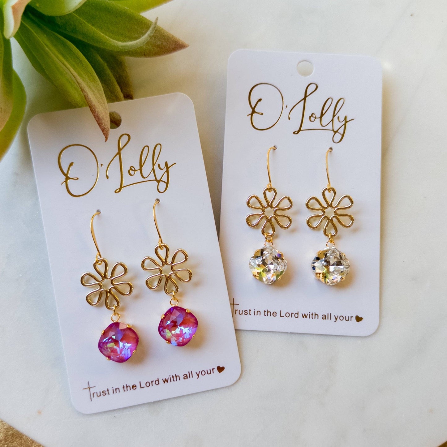 “Camilla” Flower Dangle Earring - Milly's Boutique