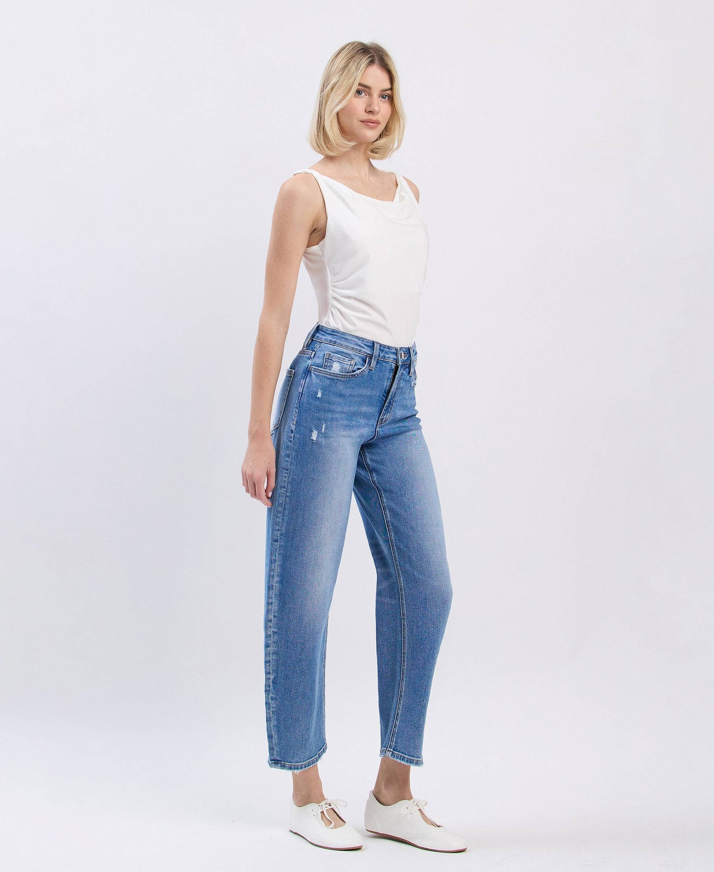 Cora Barrel Jeans - Milly's Boutique