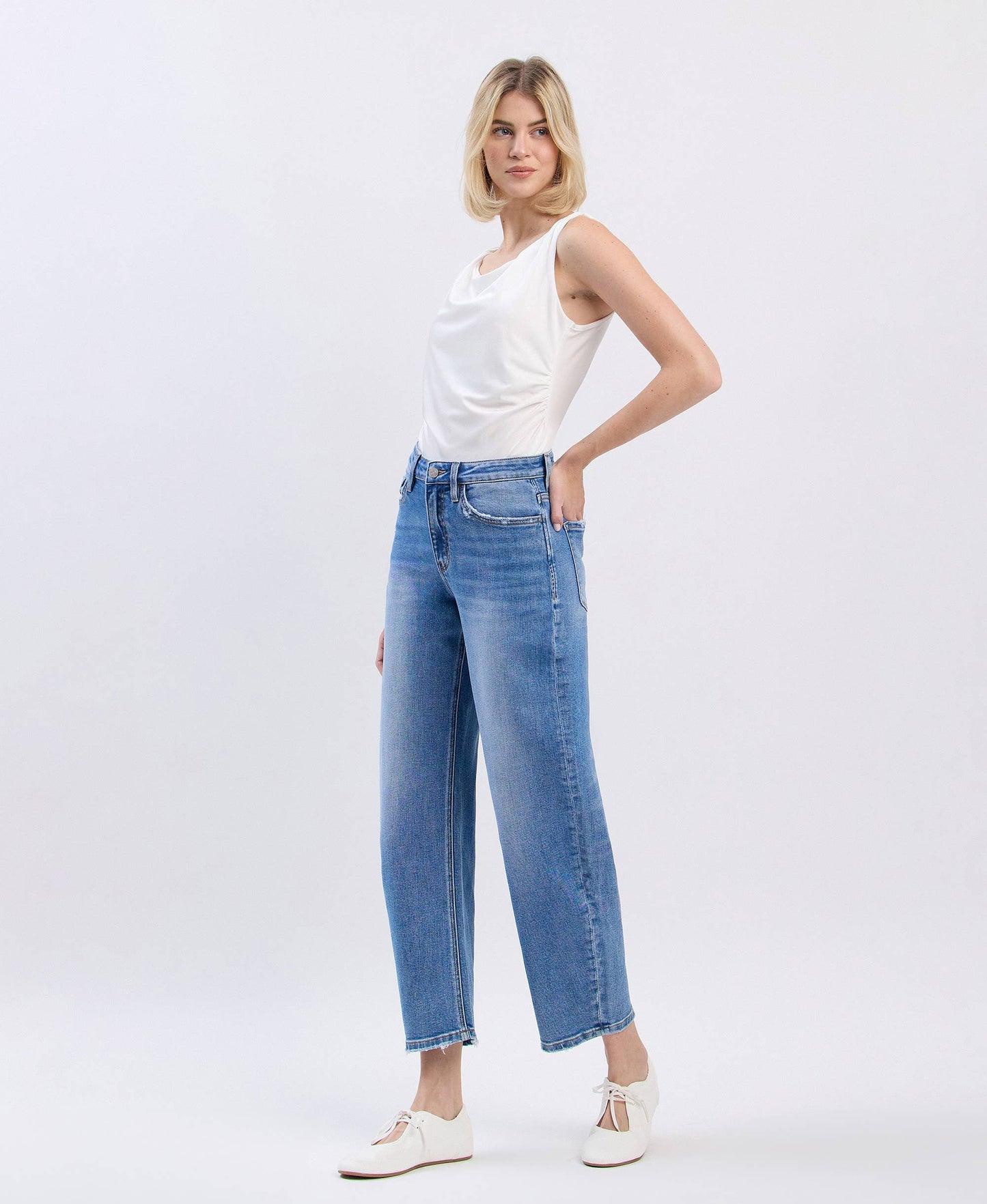 Cora Barrel Jeans - Milly's Boutique