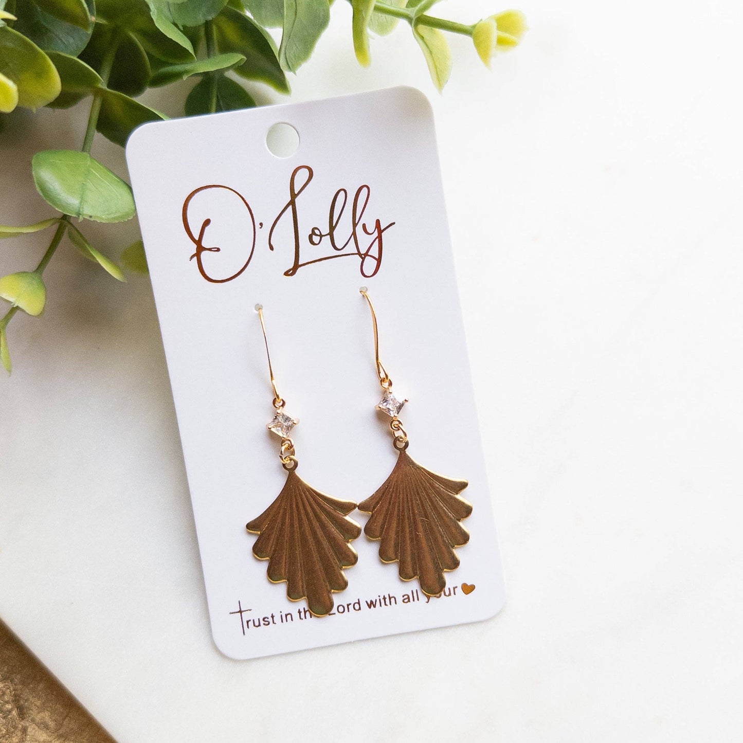 Gold Fan Dangle Earrings - Milly's Boutique