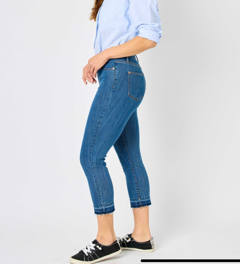 Jana Pull On Capri Jeans - Milly's Boutique