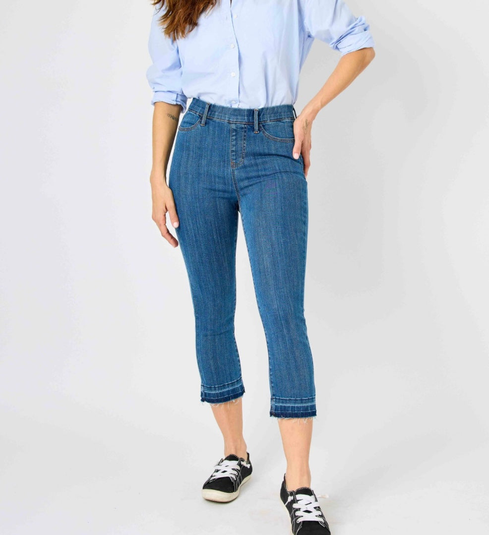 Jana Pull On Capri Jeans - Milly's Boutique