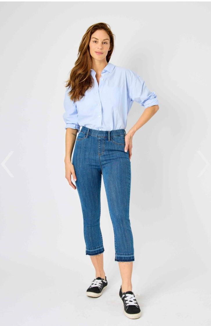 Jana Pull On Capri Jeans - Milly's Boutique