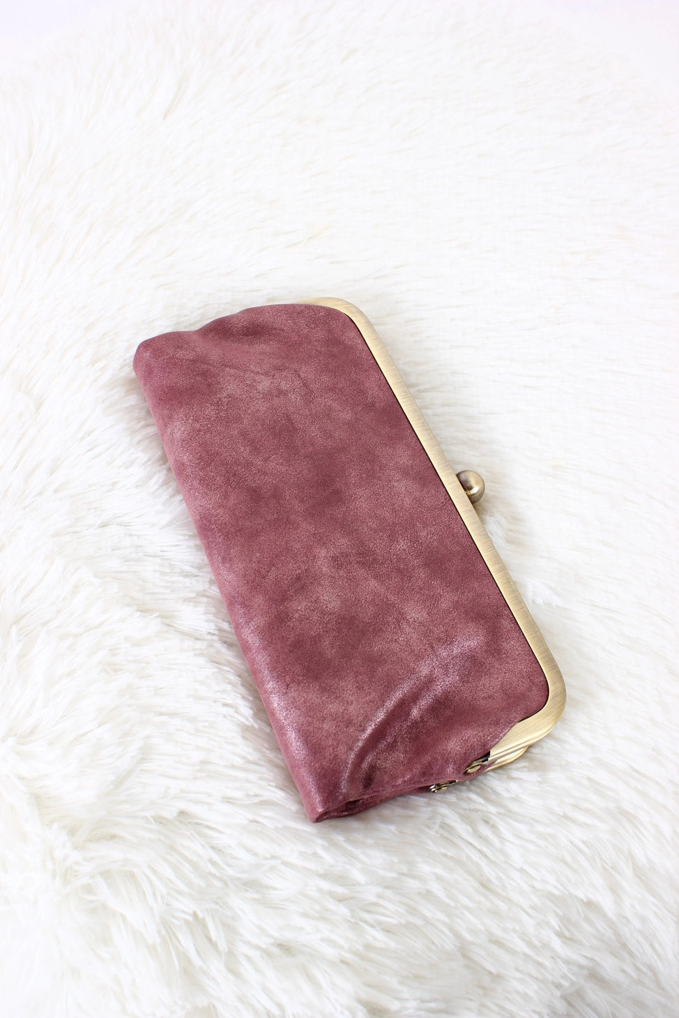 Karen Kiss Lock Clutch - Milly's Boutique