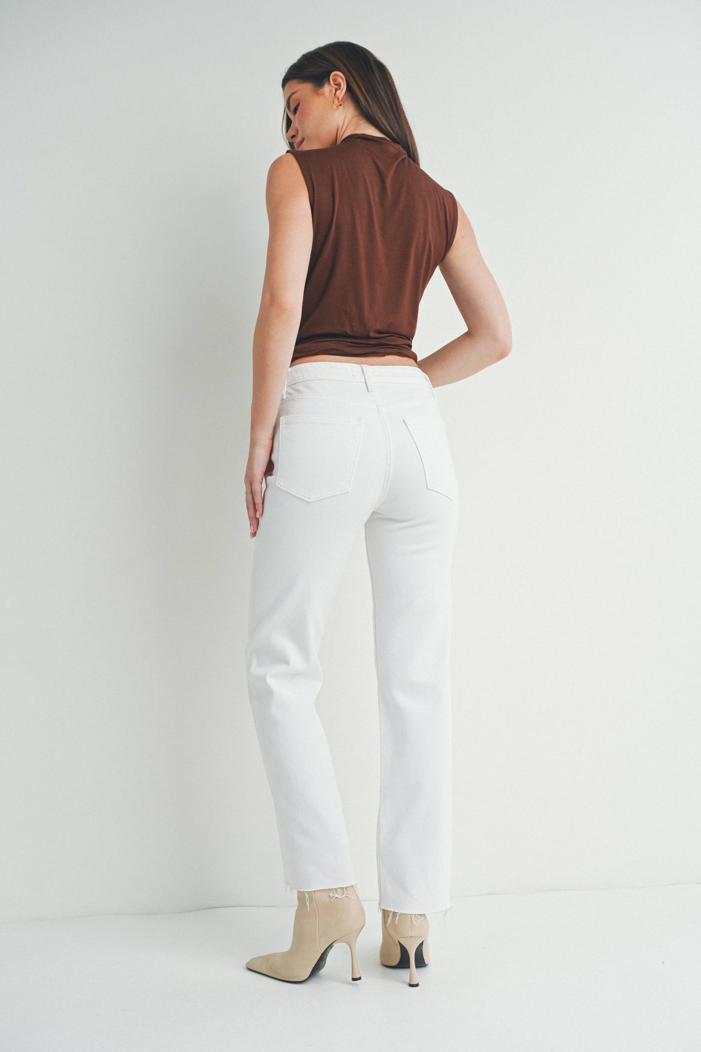 Lilly Straight White Jeans - Milly's Boutique