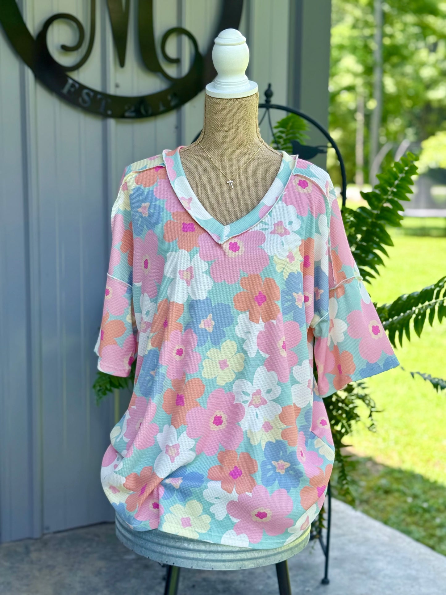 Sarah Floral Bloom Plus Top - Milly's Boutique