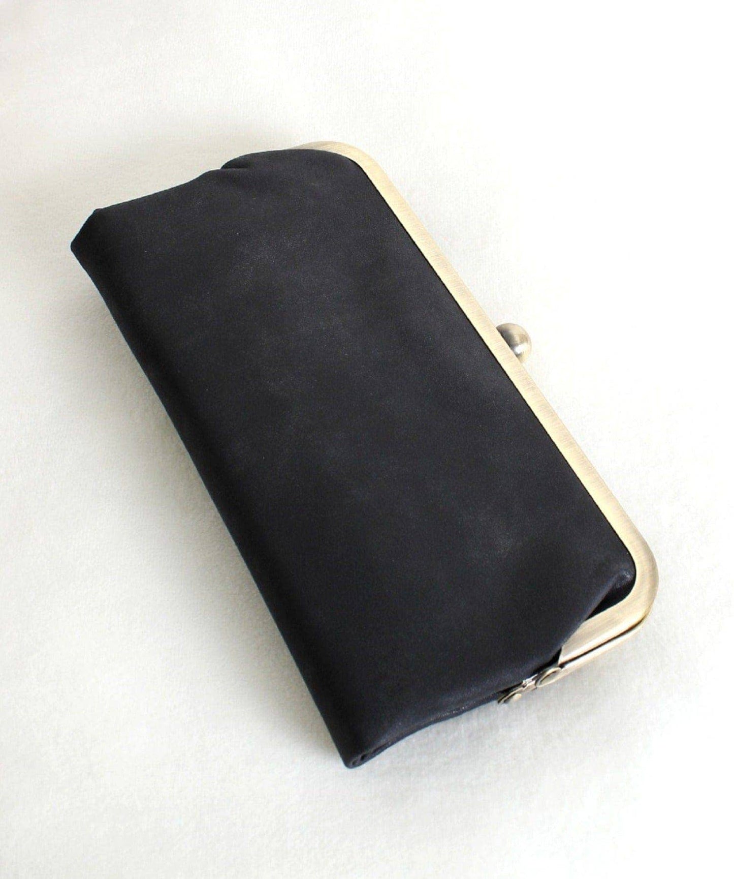 Karen Kiss Lock Clutch - Milly's Boutique