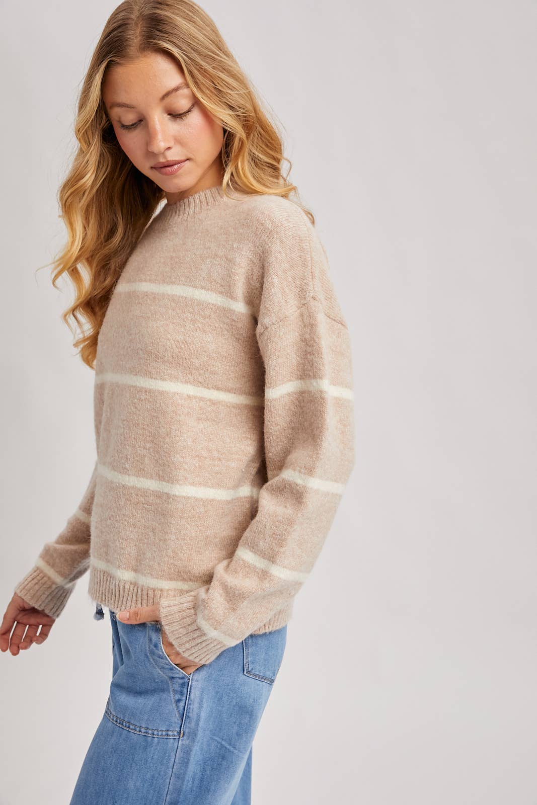 STRIPED FUZZY SWEATER