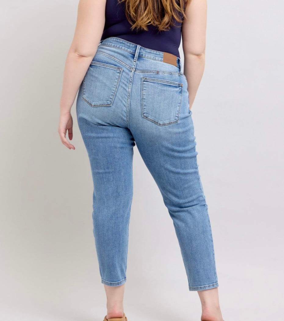 Judy Blue Mid Rise Vintage Wash Curvy Jeans