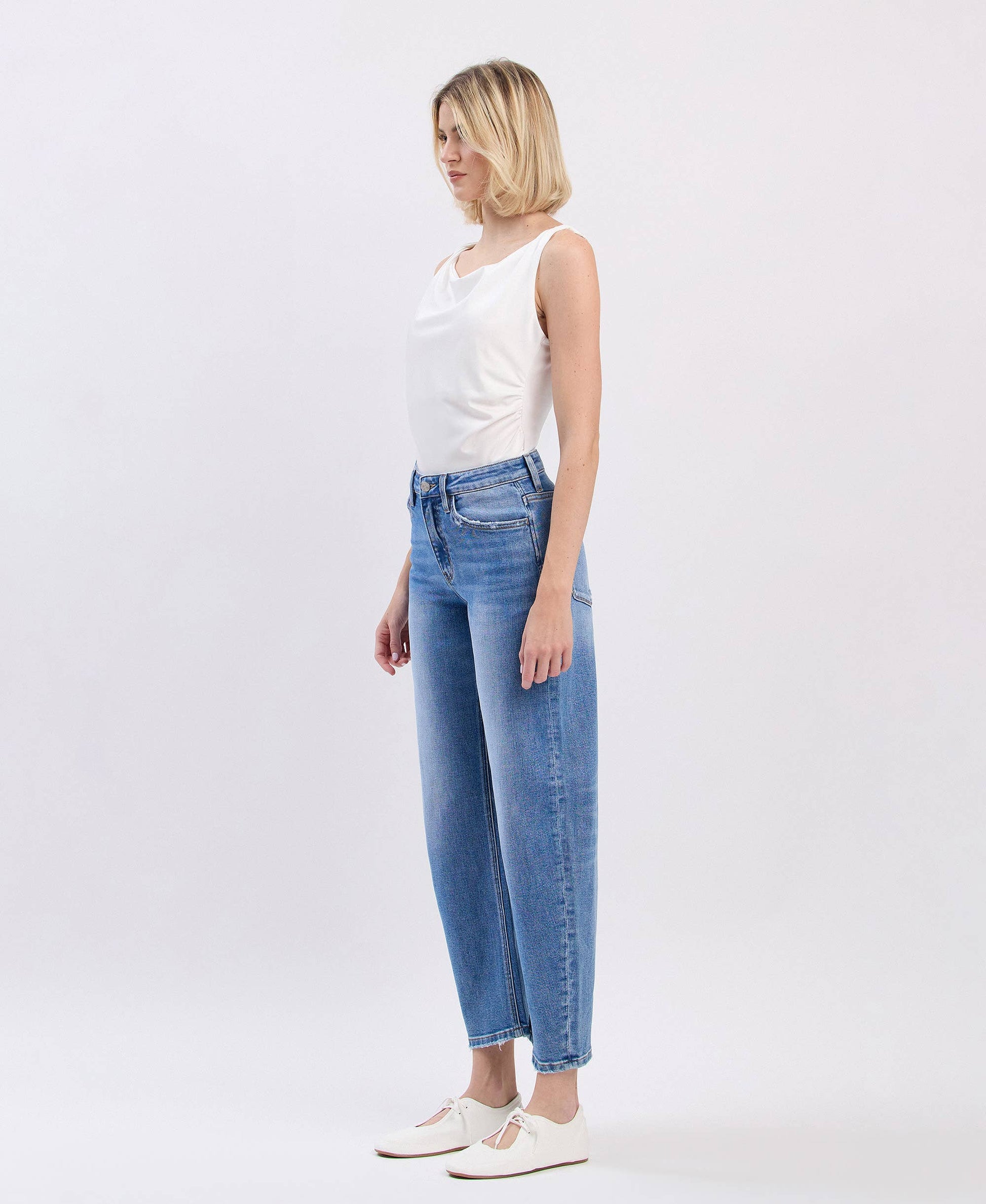 Cora Barrel Jeans - Milly's Boutique