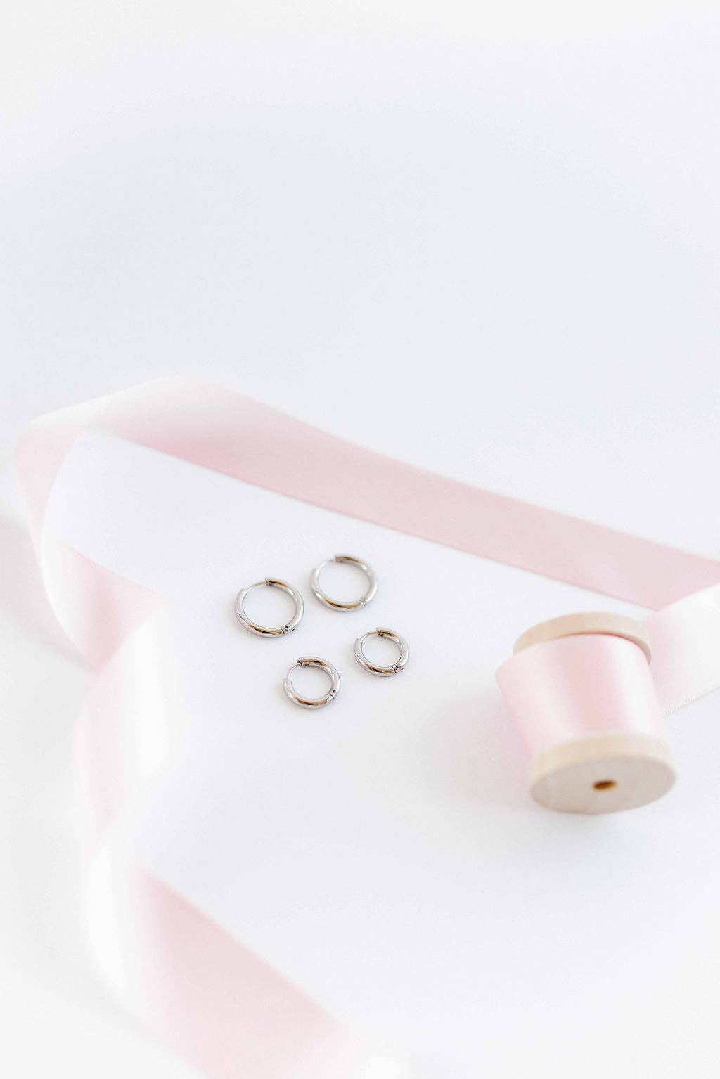 Huggie Earrings - Scarlett Hoop Silver 14mm