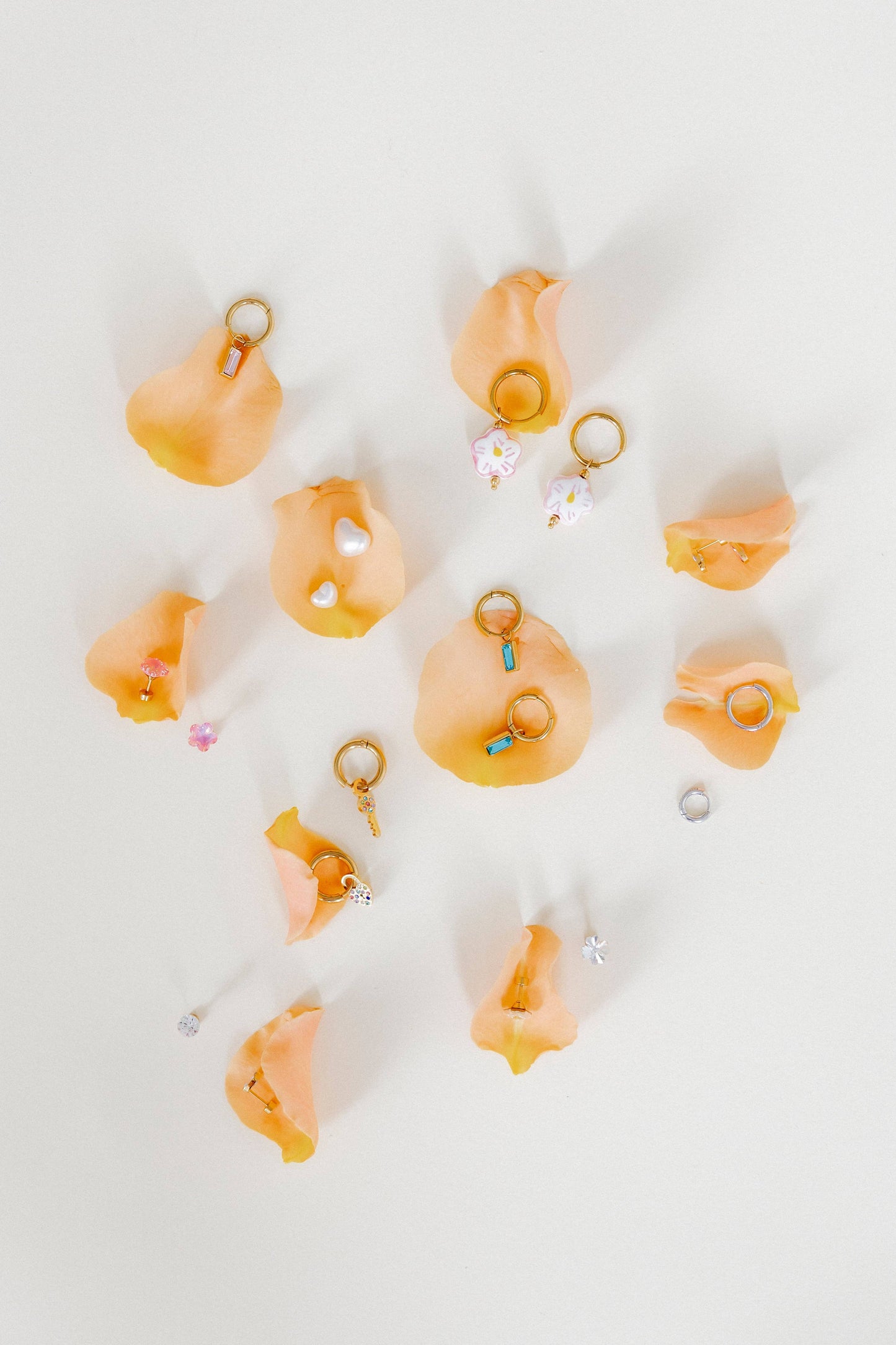 Screwback Stud Earrings Lux - Zuri Clear