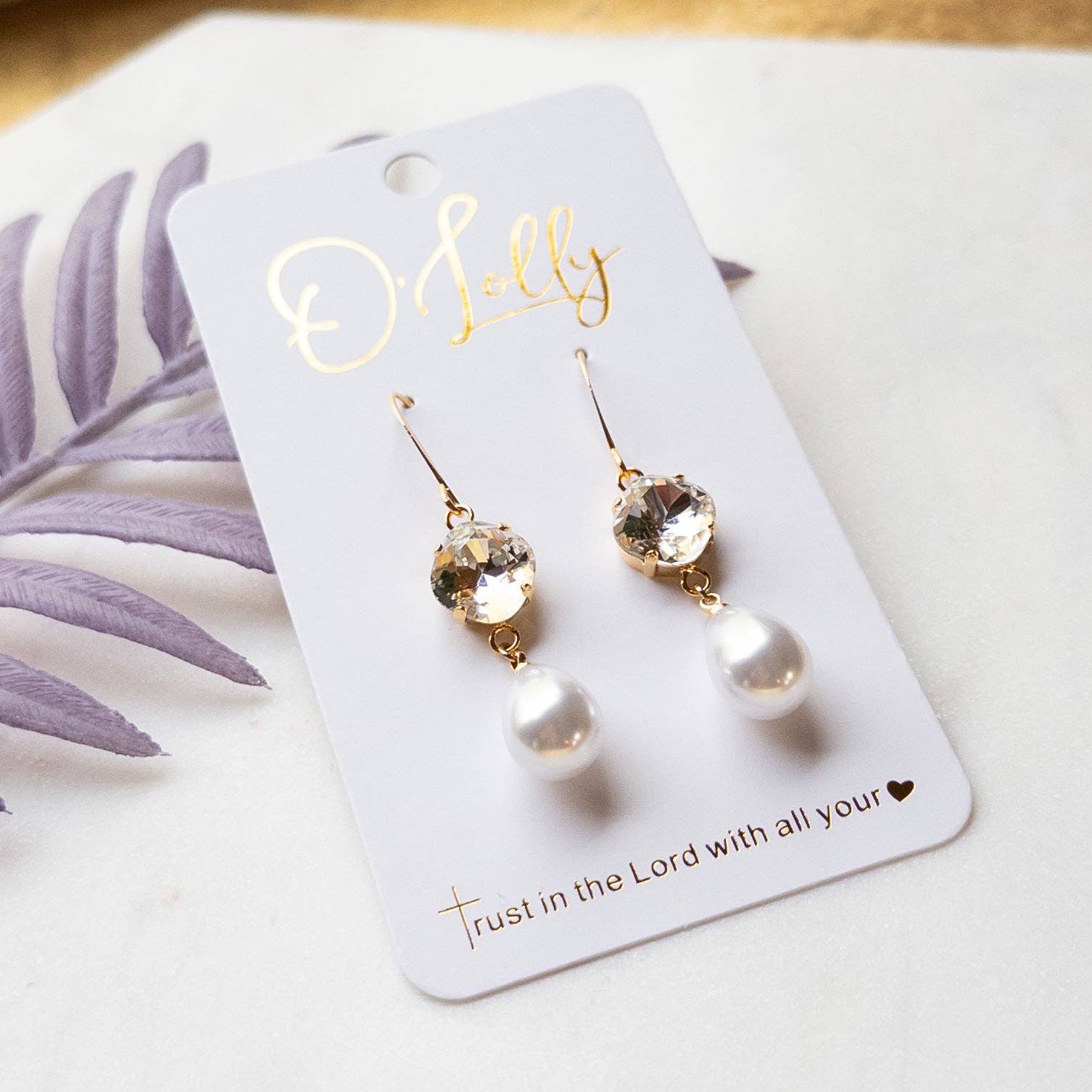 Elizabeth Clear Stone w/Pearl Teardrop Dangle Earrings - Milly's Boutique