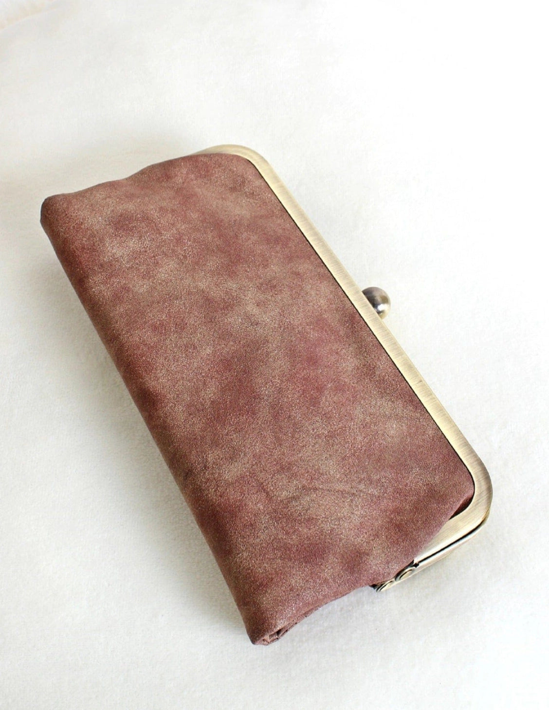 Karen Kiss Lock Clutch - Milly's Boutique