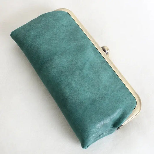 Karen Kiss Lock Clutch - Milly's Boutique